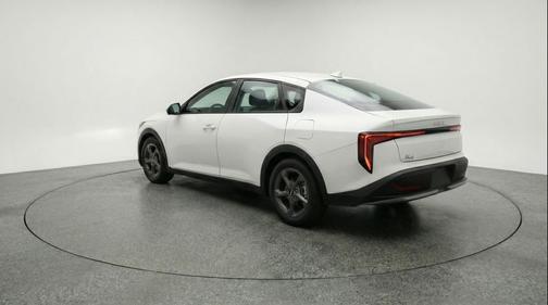Snow White Pearl 2025 Kia K4 LXS