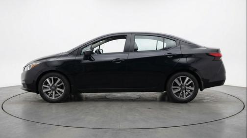 Super Black 2025 Nissan Versa 1.6 SV