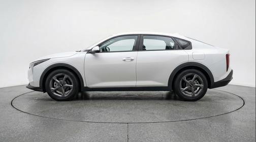 Snow White Pearl 2025 Kia K4 LXS