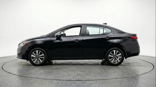 Super Black 2025 Nissan Versa 1.6 SV