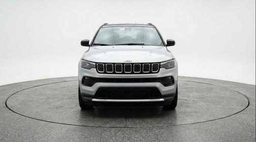 Silver Zynith Metallic Clearcoat 2025 Jeep Compass Limited
