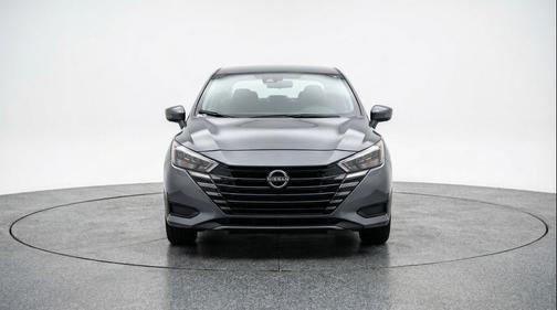 Gun Metallic 2025 Nissan Versa 1.6 SV
