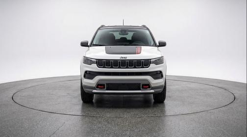 Bright White Clearcoat 2025 Jeep Compass Trailhawk