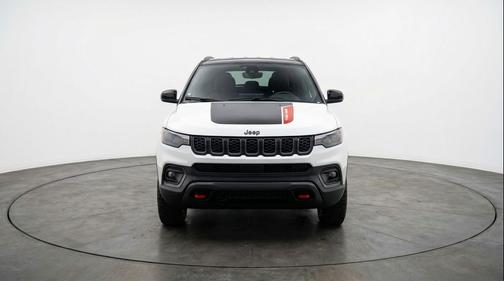 Bright White Clearcoat 2025 Jeep Compass Trailhawk