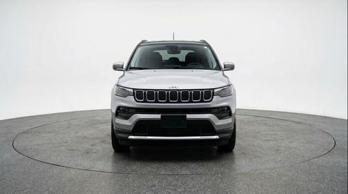 Silver Zynith Metallic Clearcoat 2025 Jeep Compass Limited