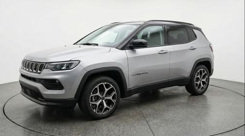 Silver Zynith Metallic Clearcoat 2025 Jeep Compass Limited