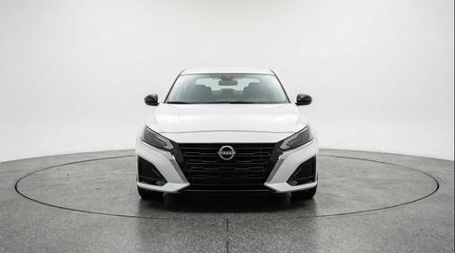 Glacier White 2025 Nissan Altima SV FWD