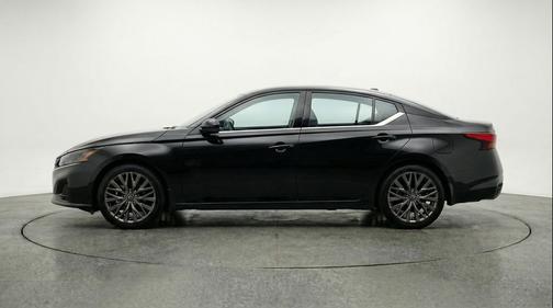 Super Black 2025 Nissan Altima SV FWD