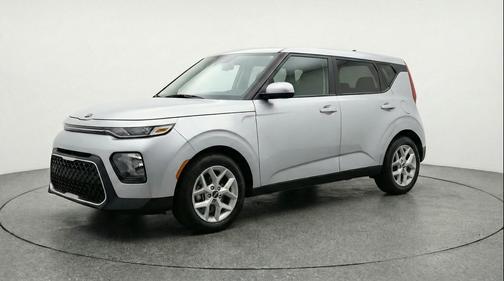 Steel Gray 2025 Kia Soul LX