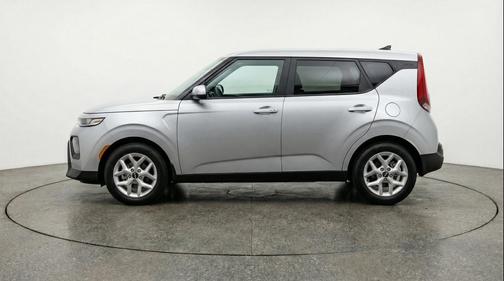 Steel Gray 2025 Kia Soul LX