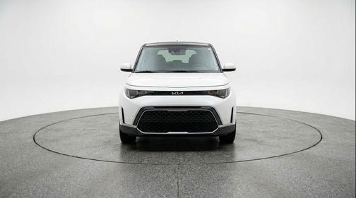 Snow White Pearl 2025 Kia Soul LX