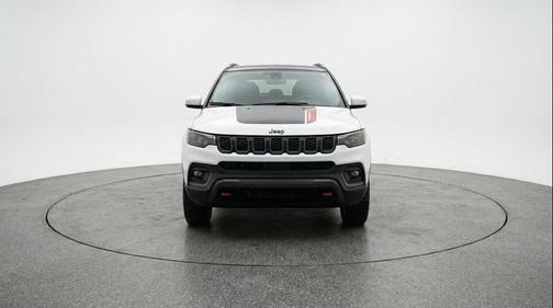 Bright White Clearcoat 2025 Jeep Compass Trailhawk