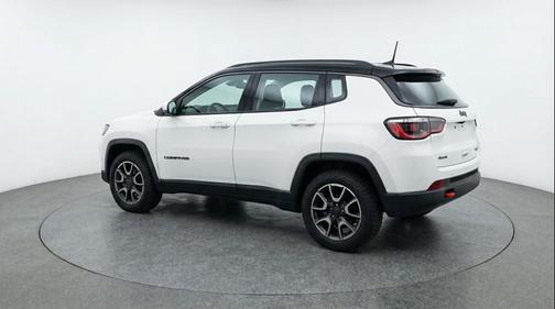 Bright White Clearcoat 2025 Jeep Compass Trailhawk