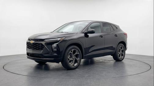 Mosaic Black Metallic 2025 Chevrolet Trax LT