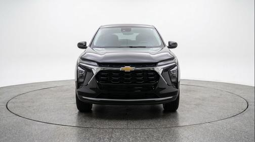 Mosaic Black Metallic 2025 Chevrolet Trax LT