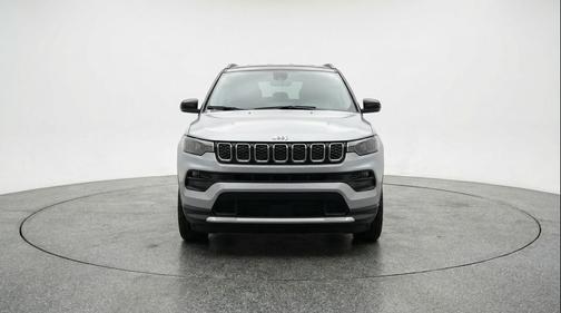 Silver Zynith Metallic Clearcoat 2025 Jeep Compass Limited