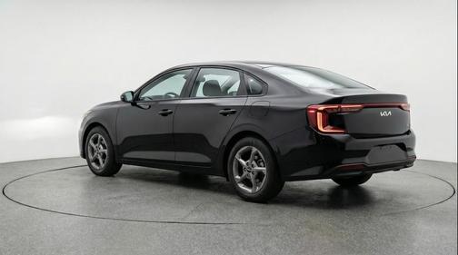 Aurora Black Pearl 2025 Kia K4 LXS