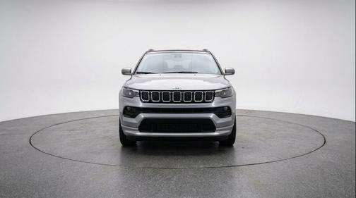 Silver Zynith Metallic Clearcoat 2025 Jeep Compass Limited