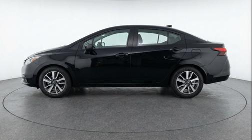 Super Black 2025 Nissan Versa 1.6 SV