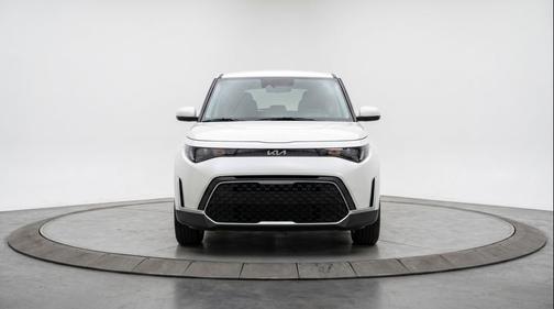 Snow White Pearl 2025 Kia Soul LX