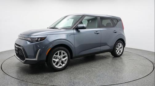 Gravity Gray 2025 Kia Soul LX