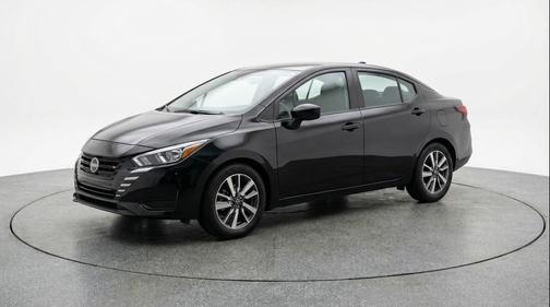 Super Black 2025 Nissan Versa 1.6 SV