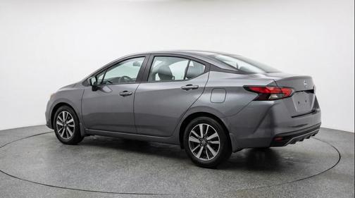 Gun Metallic 2025 Nissan Versa 1.6 SV