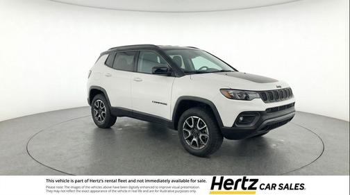 Bright White Clearcoat 2025 Jeep Compass Trailhawk