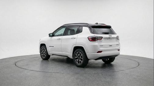 Bright White Clearcoat 2025 Jeep Compass Trailhawk
