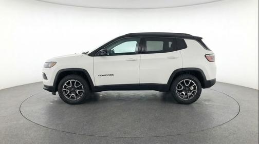 Bright White Clearcoat 2025 Jeep Compass Trailhawk
