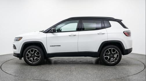 Bright White Clearcoat 2025 Jeep Compass Trailhawk