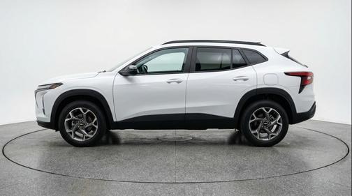 Summit White 2025 Chevrolet Trax LT