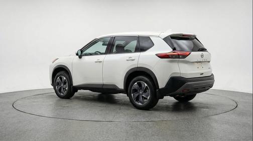 Everest White Pearl Tricoat 2025 Nissan Rogue SV