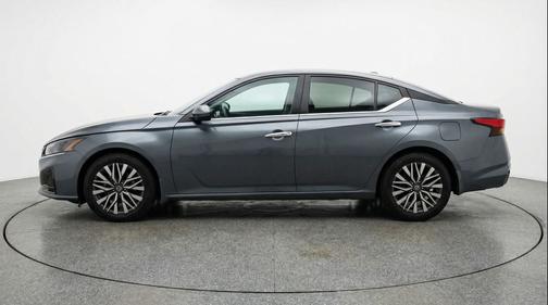 Gun Metallic 2025 Nissan Altima SV FWD