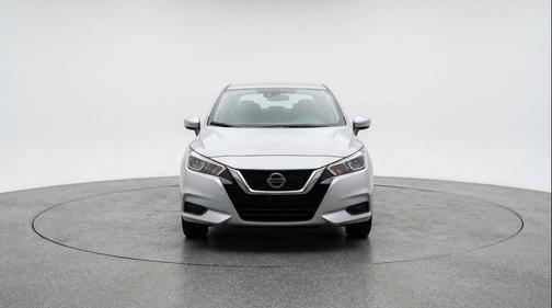 Brilliant Silver Metallic 2025 Nissan Versa 1.6 SV
