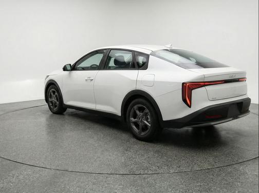 Snow White Pearl 2025 Kia K4 LXS