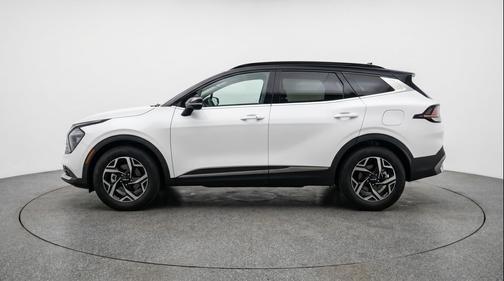 Glacial White Pearl 2025 Kia Sportage LX