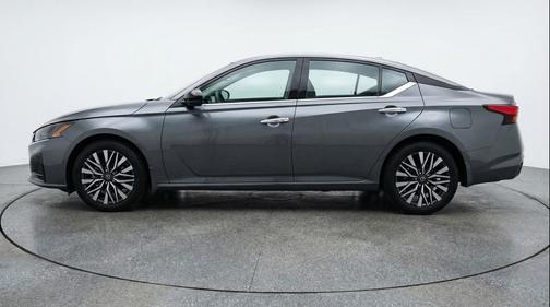 Gun Metallic 2025 Nissan Altima SV FWD