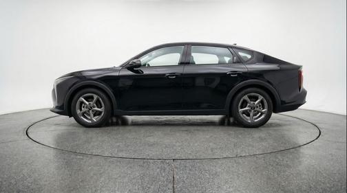 Aurora Black Pearl 2025 Kia K4 LXS