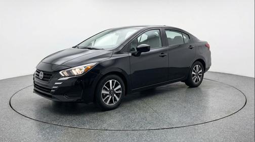 Super Black 2025 Nissan Versa 1.6 SV