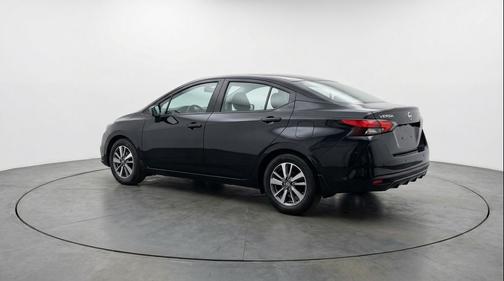Super Black 2025 Nissan Versa 1.6 SV