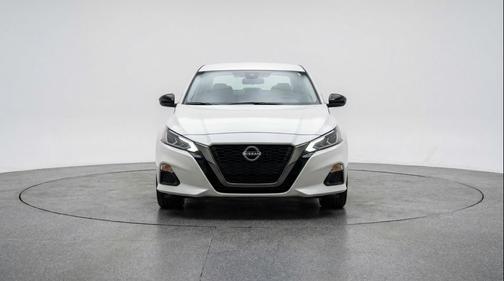 Glacier White 2025 Nissan Altima SV FWD