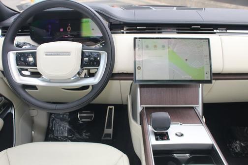 2025 Land Rover Range Rover SE