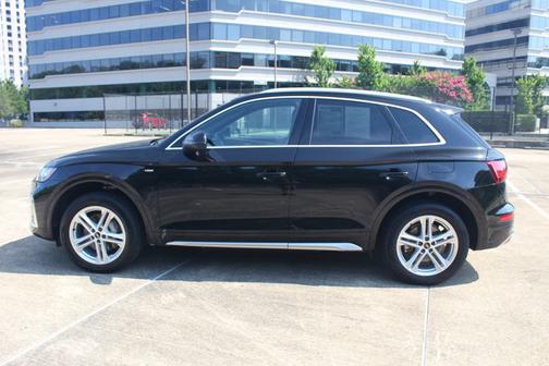 2022 Audi Q5 S line Premium