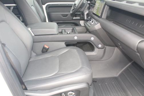 2024 Land Rover Defender Outbound