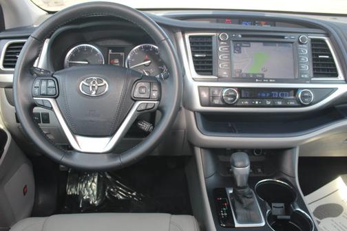 2018 Toyota Highlander Limited Platinum