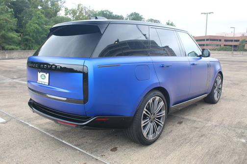 2025 Land Rover Range Rover SE