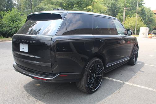 2025 Land Rover Range Rover SE
