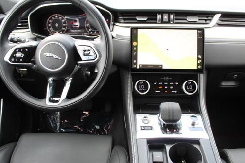 2025 Jaguar F-PACE R-Dynamic S