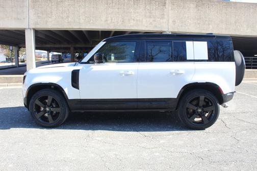 2025 Land Rover Defender V8